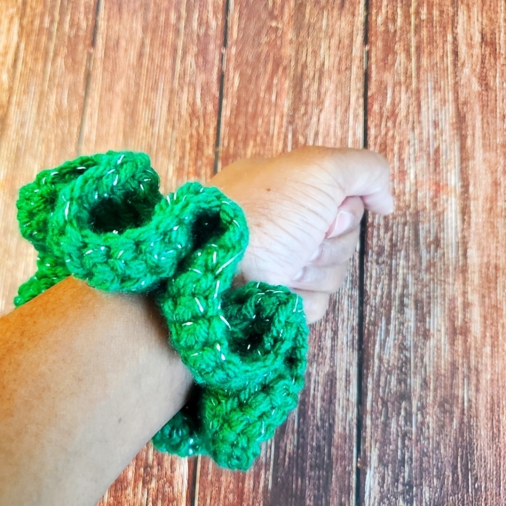 Green/Sliver Scrunchies